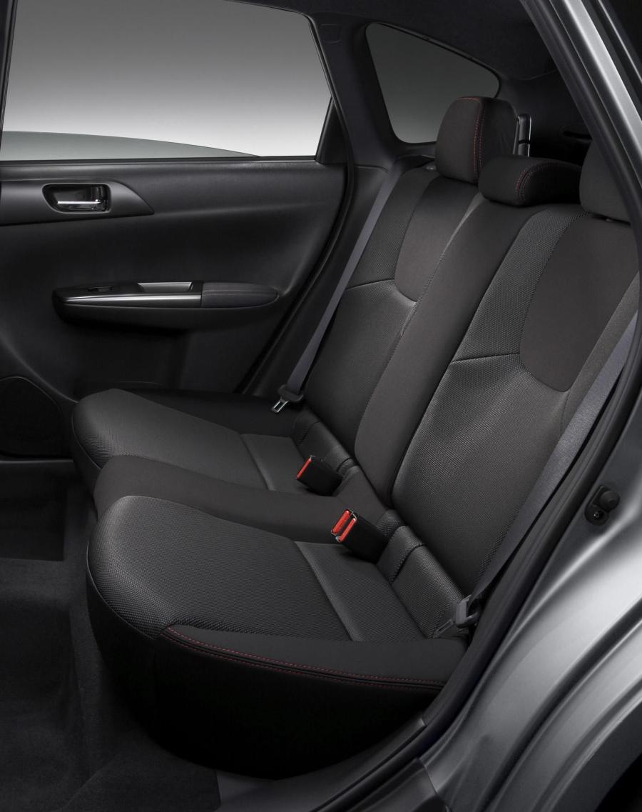  Subaru Impreza WRX STi Spec-C 2011 года  (фото 13 из 15)